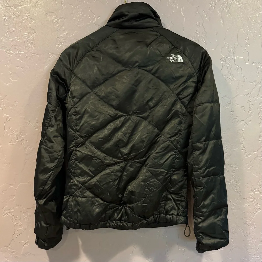 The North Face Women's Quilted Black 550 Jacket - Picture 2 of 3